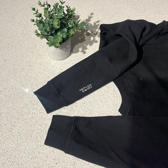 Taylor Swift Sz L Lover Home Is Where the Heart Is Eras Tour Merch Sweatshirt - Picture 6 of 16